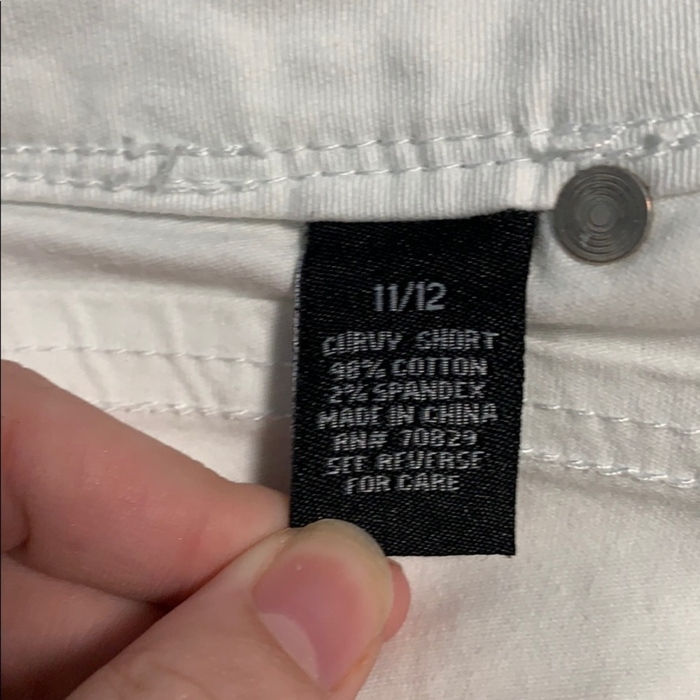 FINAL MARKDOWN: Shorts - Picture 4 of 4